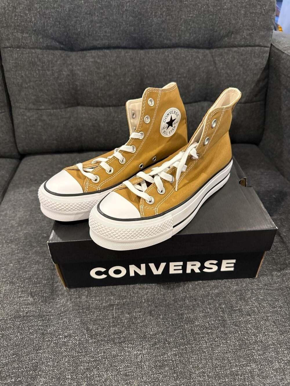 Converse Chuck Taylor All Star Lift High Top Trek Tan Women's Size 8